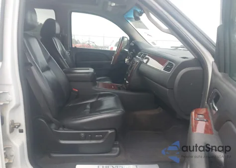 2011 Chevrolet Suburban 1500 Ltz из США, поврежденный, VIN 1GNSCKE09BR178886